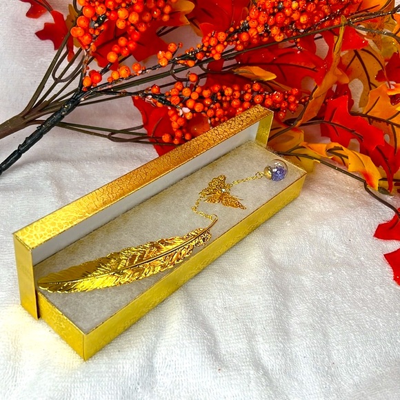 Other - Bookmark, gold leaf with butterfly charm